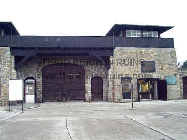 Mauthausen9n1.jpg (293745 bytes)
